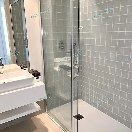 Beachfront - 4 Pax - Swimming Pool Apartment